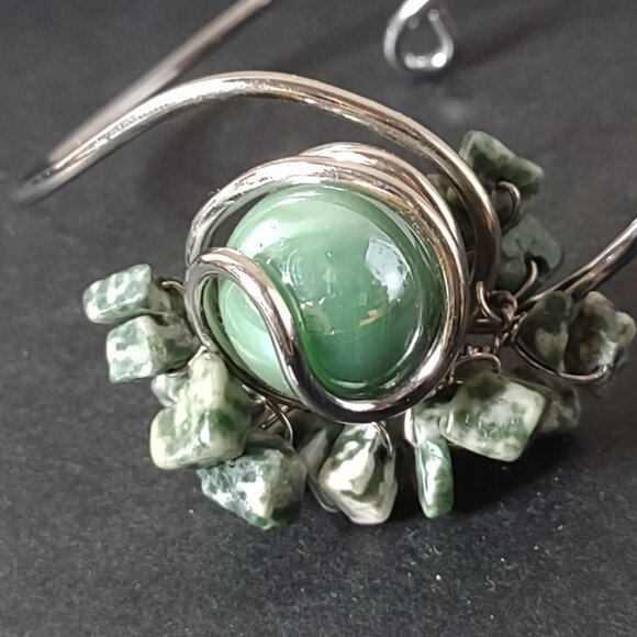 6.5 Inch Weird Green And Silver Tone Bracelet - Picture 3 of 9